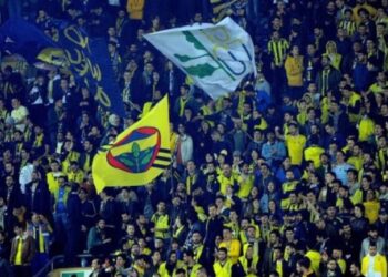Kadıköy’de Yönetim İstifaya Çağrıldı! İrfan Can, Valencia ve Arao Islıklandı
